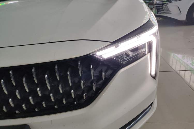 Used Bestune B70 2022 Third Generation 1.5T Automatic Enjoyment Version Left Front Headlight