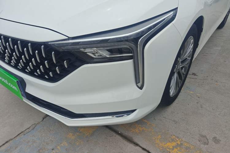 Used Bestune B70 2022 Third Generation 1.5T Automatic Enjoyment Version Left Front Headlight