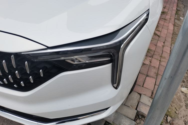 Used Bestune B70 2022 Third Generation 1.5T Automatic Enjoyment Version Left Front Headlight