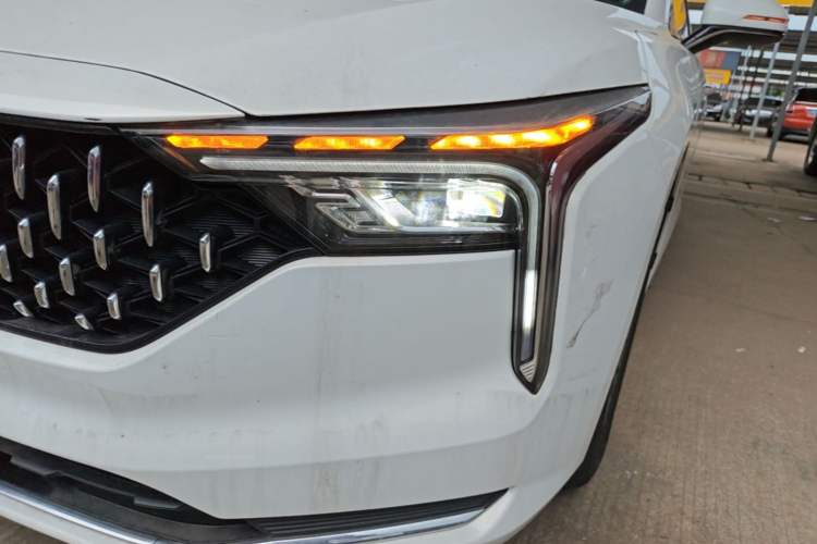 Used Bestune B70 2022 Third Generation 1.5T Automatic Enjoyment Version Left Front Headlight