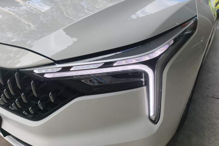 Used Bestune B70 2022 Third Generation 1.5T Automatic Enjoyment Version Left Front Headlight