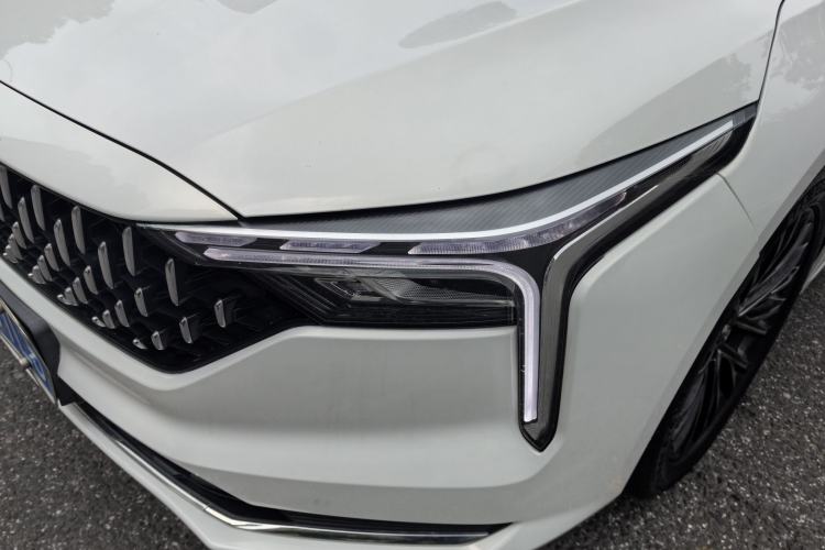 Used Bestune B70 2022 Third Generation 1.5T Automatic Enjoyment Version Left Front Headlight