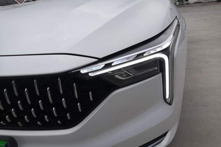 Used Bestune B70 2022 Third Generation 1.5T Automatic Enjoyment Version Left Front Headlight