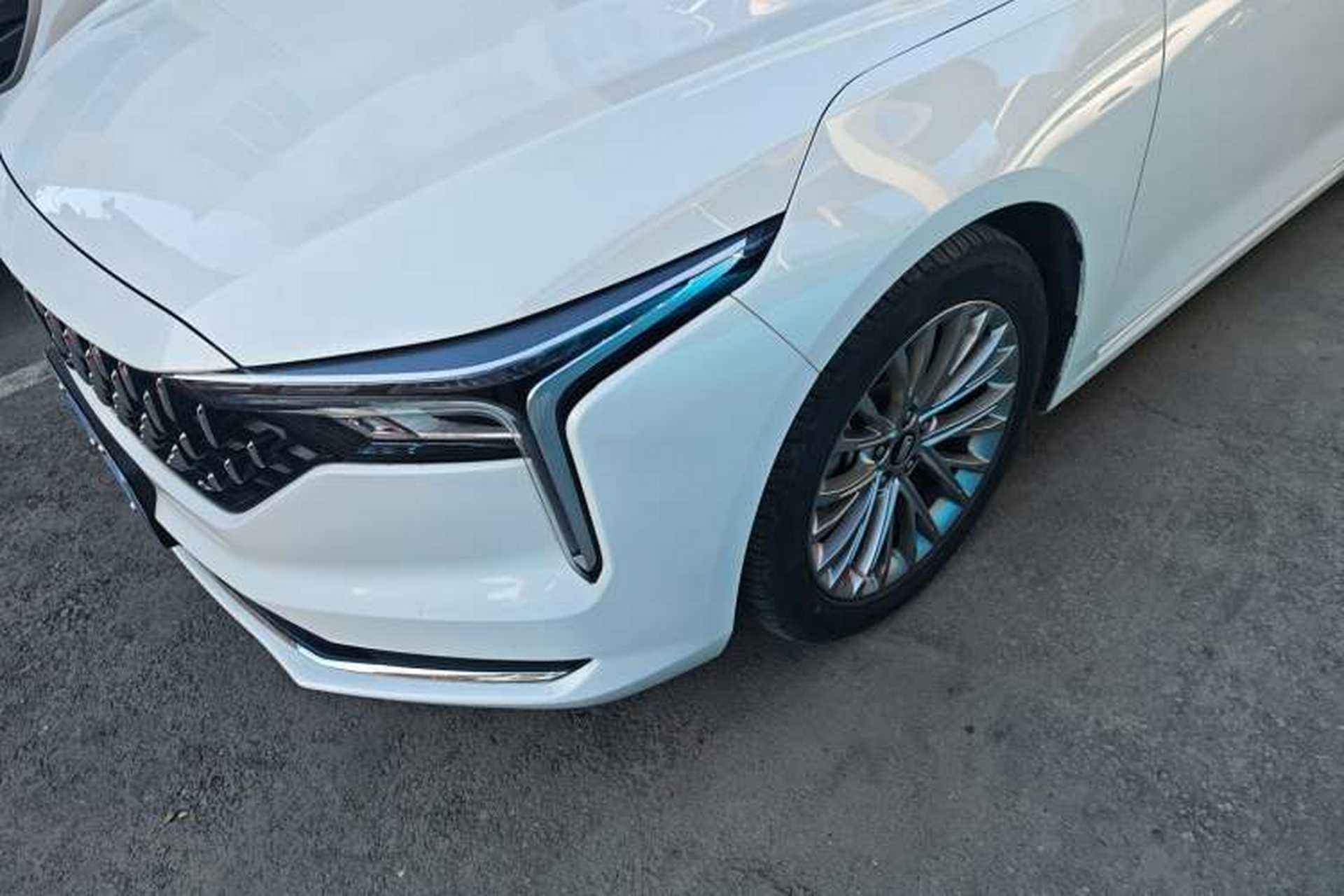 Used Bestune B70 2022 Third Generation 1.5T Automatic Enjoyment Version Left Front Headlight