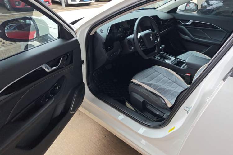 Used Bestune B70 2022 Third Generation 1.5T Automatic Enjoyment Version Left Front Seat
