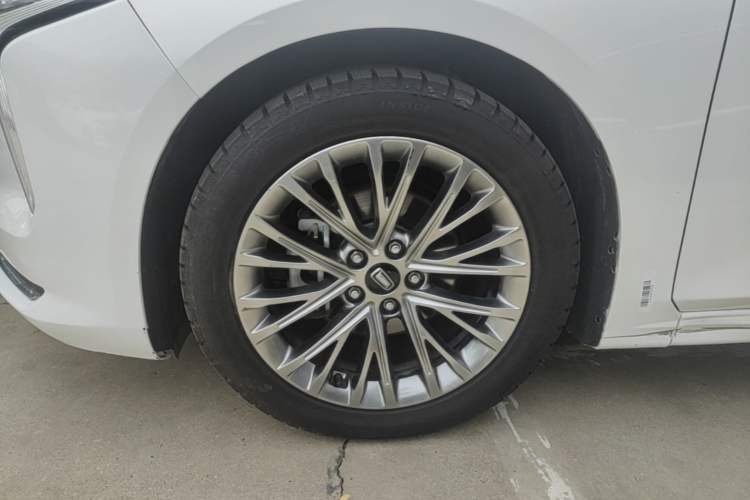 Used Bestune B70 2022 Third Generation 1.5T Automatic Enjoyment Version Left Front Wheel Hub