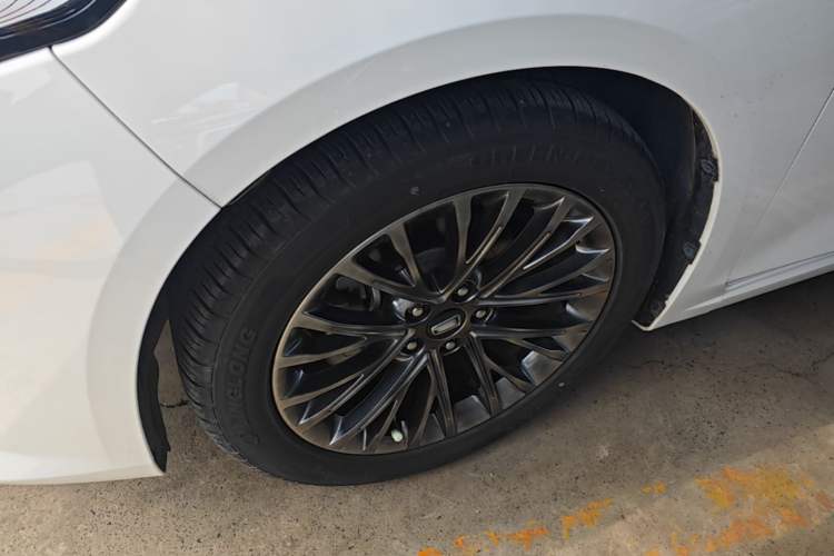Used Bestune B70 2022 Third Generation 1.5T Automatic Enjoyment Version Left Front Wheel Hub