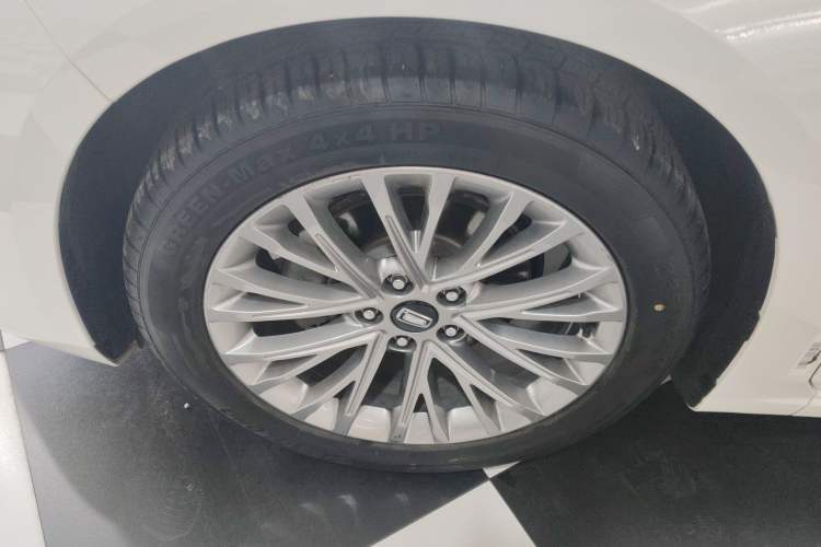 Used Bestune B70 2022 Third Generation 1.5T Automatic Enjoyment Version Left Front Wheel Hub