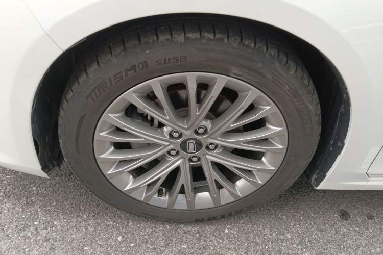 Used Bestune B70 2022 Third Generation 1.5T Automatic Enjoyment Version Left Front Wheel Hub