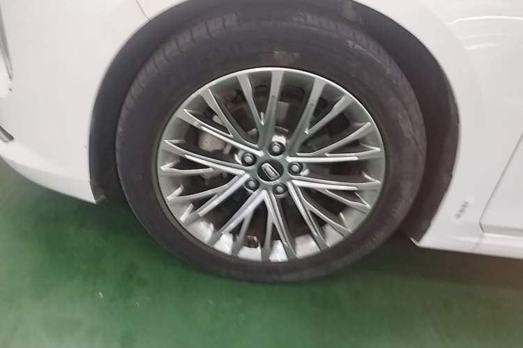 Used Bestune B70 2022 Third Generation 1.5T Automatic Enjoyment Version Left Front Wheel Hub