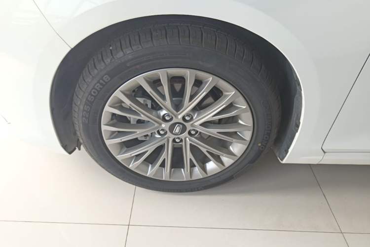 Used Bestune B70 2022 Third Generation 1.5T Automatic Enjoyment Version Left Front Wheel Hub