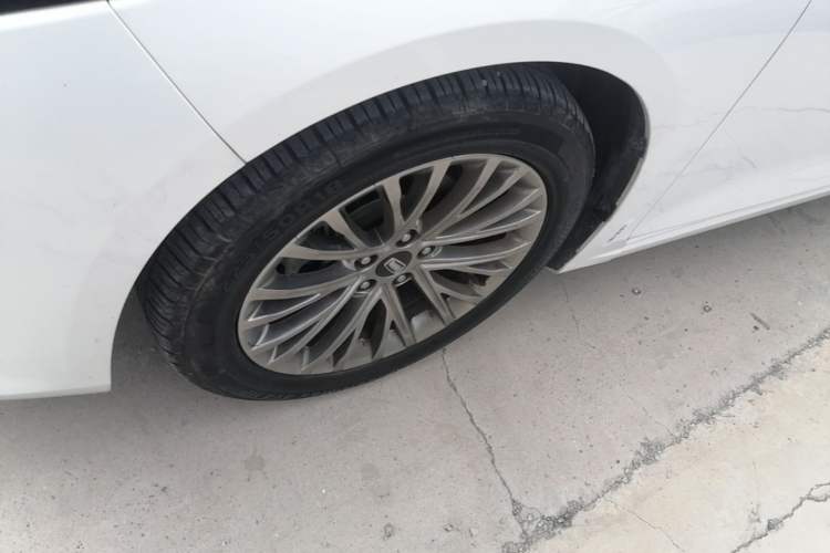 Used Bestune B70 2022 Third Generation 1.5T Automatic Enjoyment Version Left Front Wheel Hub