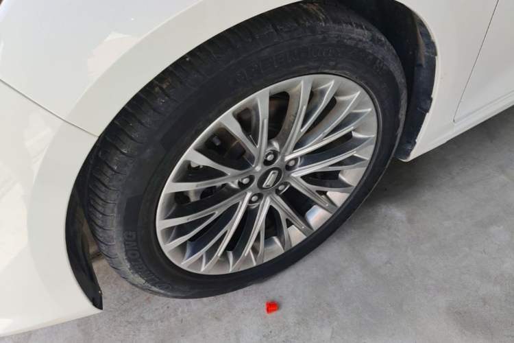 Used Bestune B70 2022 Third Generation 2.0T Automatic Premium Edition Left Front Wheel Hub