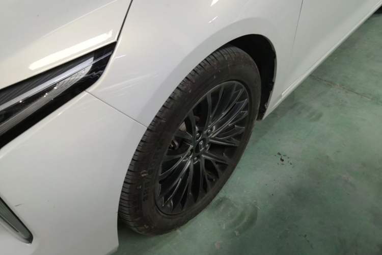Used Bestune B70 2022 Third Generation 1.5T Automatic Enjoyment Version Left Front Wheel Hub