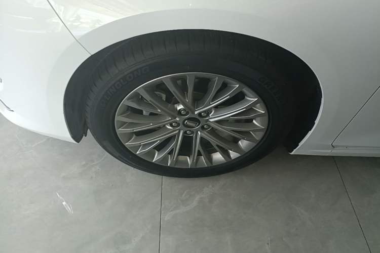 Used Bestune B70 2022 Third Generation 1.5T Automatic Enjoyment Version Left Front Wheel Hub