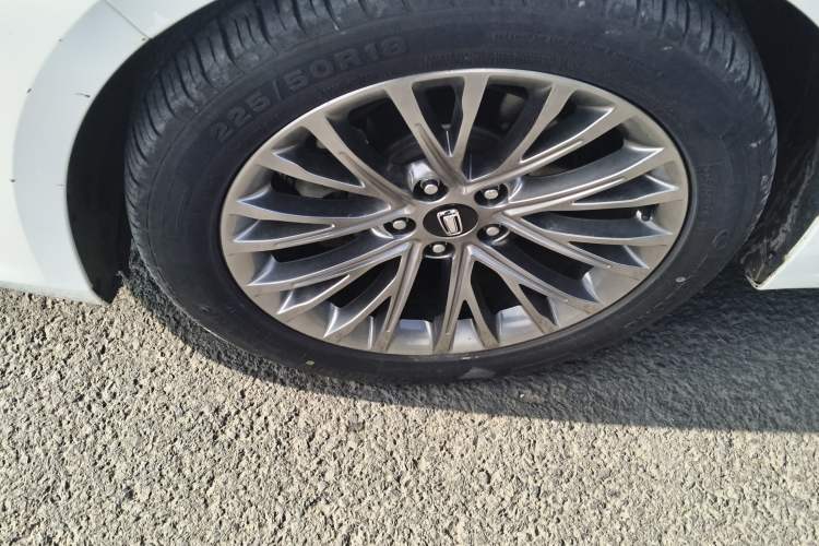 Used Bestune B70 2022 Third Generation 1.5T Automatic Enjoyment Version Left Front Wheel Hub