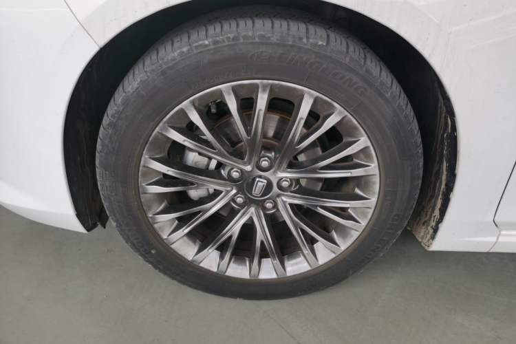 Used Bestune B70 2022 Third Generation 1.5T Automatic Premium Edition Left Front Wheel Hub