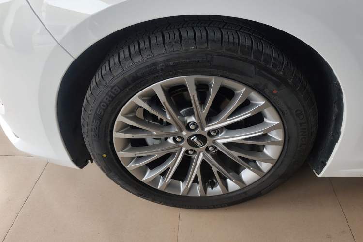 Used Bestune B70 2022 Third Generation 1.5T Automatic Enjoyment Version Left Front Wheel Hub