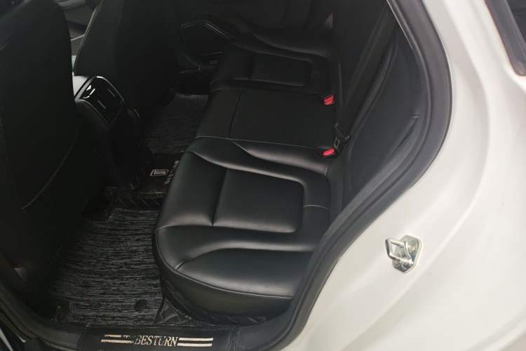 Used Bestune B70 2022 Third Generation 1.5T Automatic Premium Edition Left Rear Seat