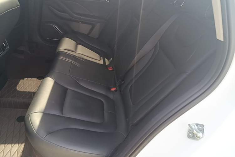 Used Bestune B70 2022 Third Generation 1.5T Automatic Enjoyment Version Left Rear Seat