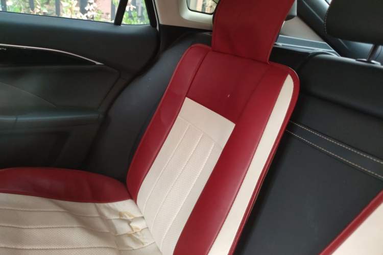 Used Bestune B70 2022 Third Generation 1.5T Automatic Premium Edition Left Rear Seat