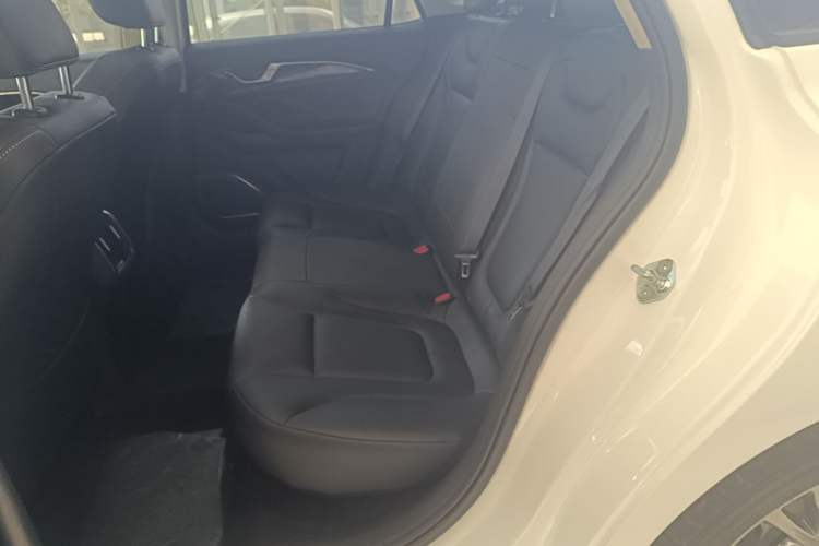 Used Bestune B70 2022 Third Generation 1.5T Automatic Enjoyment Version Left Rear Seat