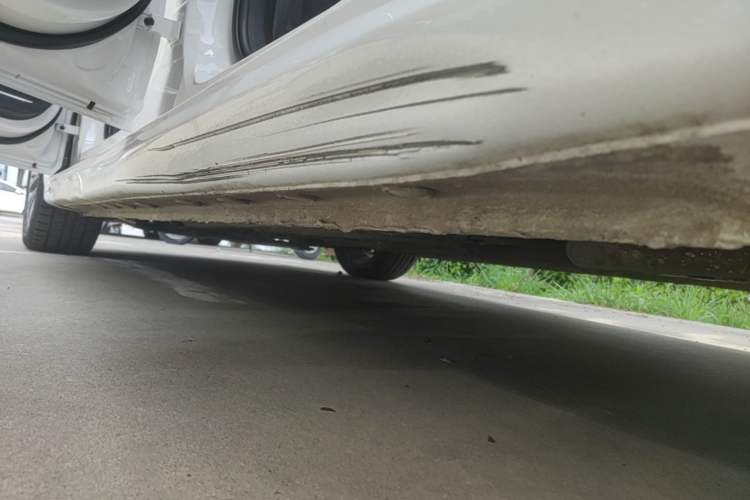 Used Bestune B70 2022 Third Generation 1.5T Automatic Enjoyment Version Left Side Sill
