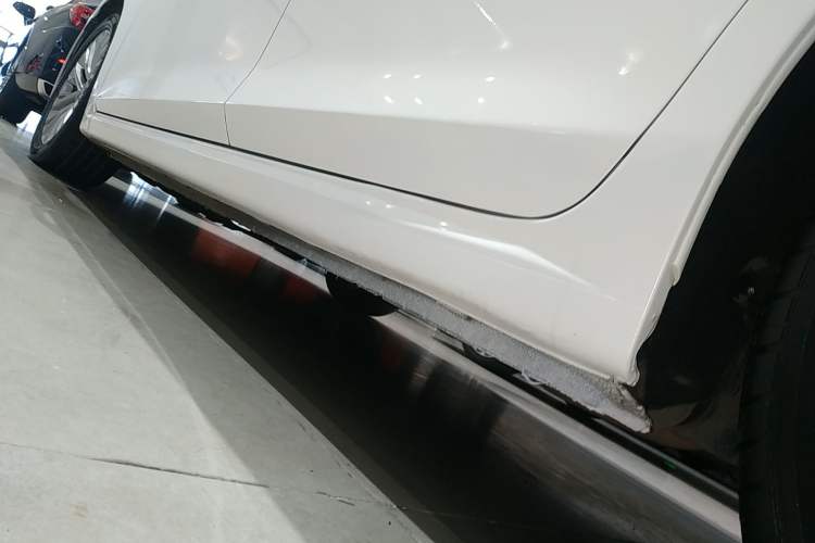 Used Bestune B70 2022 Third Generation 1.5T Automatic Enjoyment Version Left Side Sill