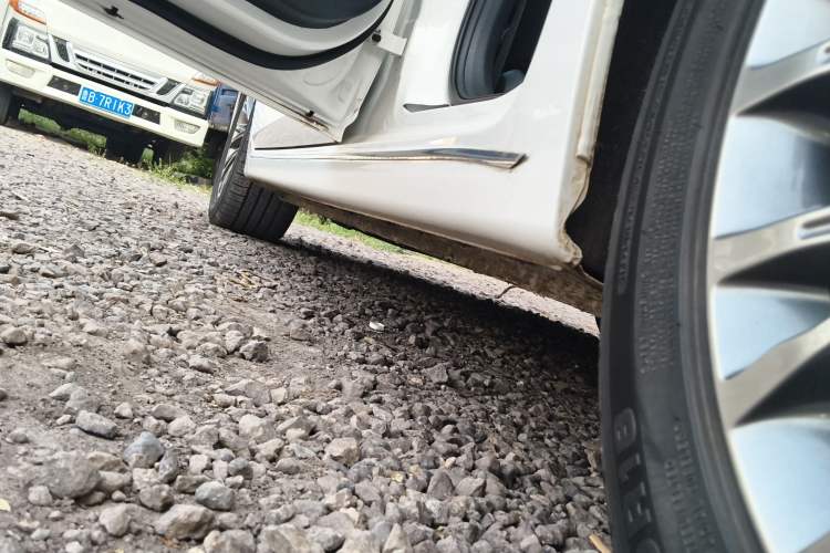Used Bestune B70 2022 Third Generation 1.5T Automatic Enjoyment Version Left Side Sill