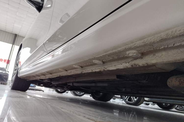 Used Bestune B70 2022 Third Generation 1.5T Automatic Enjoyment Version Left Side Sill