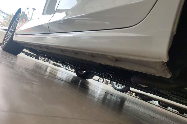 Used Bestune B70 2022 Third Generation 1.5T Automatic Enjoyment Version Left Side Sill