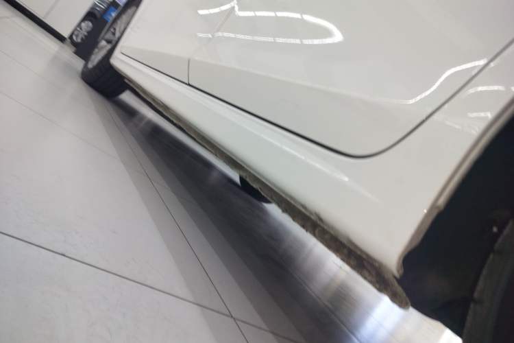 Used Bestune B70 2022 Third Generation 1.5T Automatic Enjoyment Version Left Side Sill