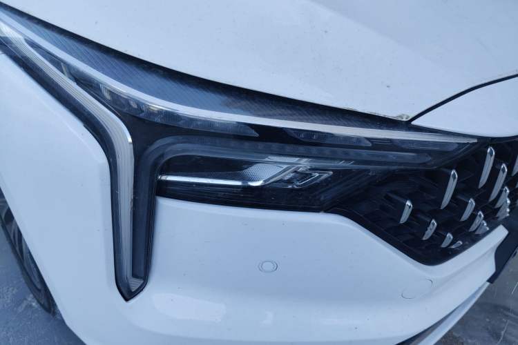 Used Bestune B70 2022 Third Generation 1.5T Automatic Premium Edition Right Front Headlight
