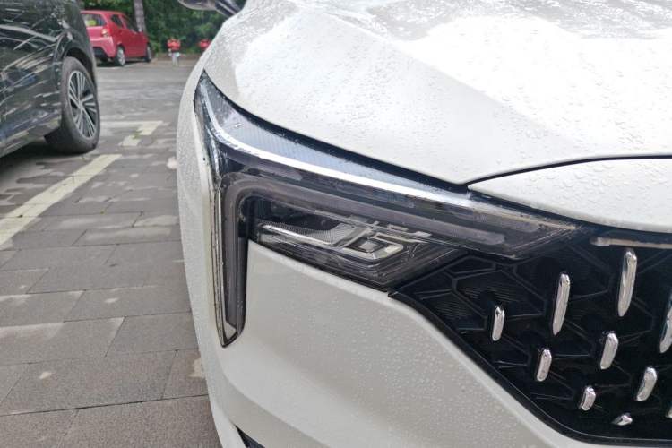 Used Bestune B70 2022 Third Generation 1.5T Automatic Enjoyment Version Right Front Headlight