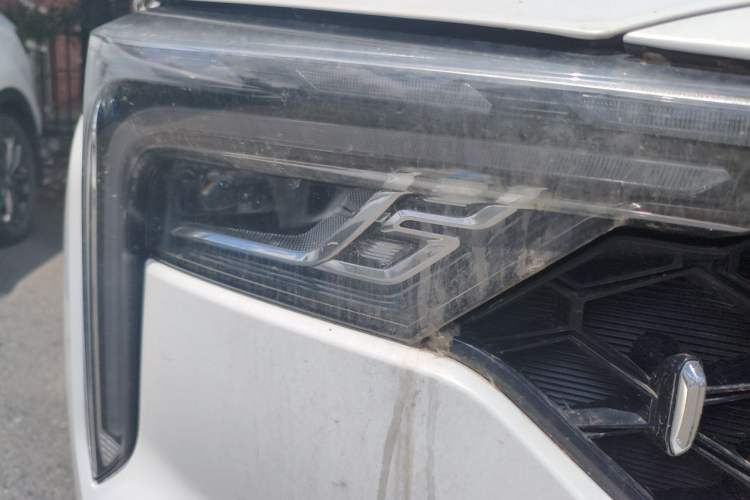 Used Bestune B70 2022 Third Generation 1.5T Automatic Enjoyment Version Right Front Headlight