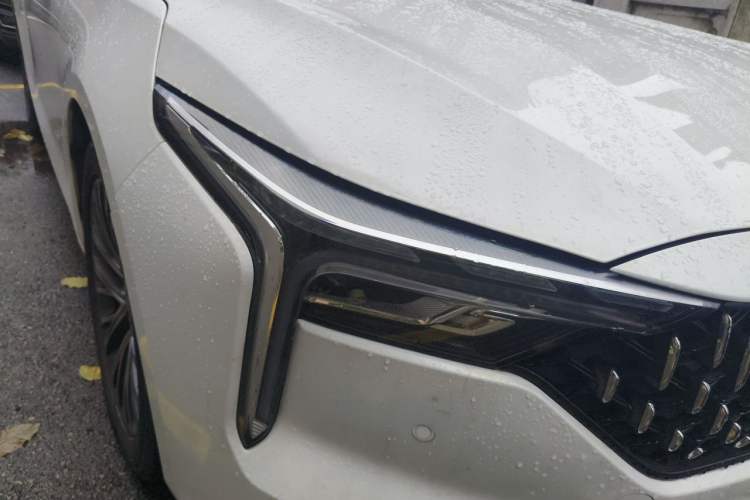 Used Bestune B70 2022 Third Generation 1.5T Automatic Premium Edition Right Front Headlight