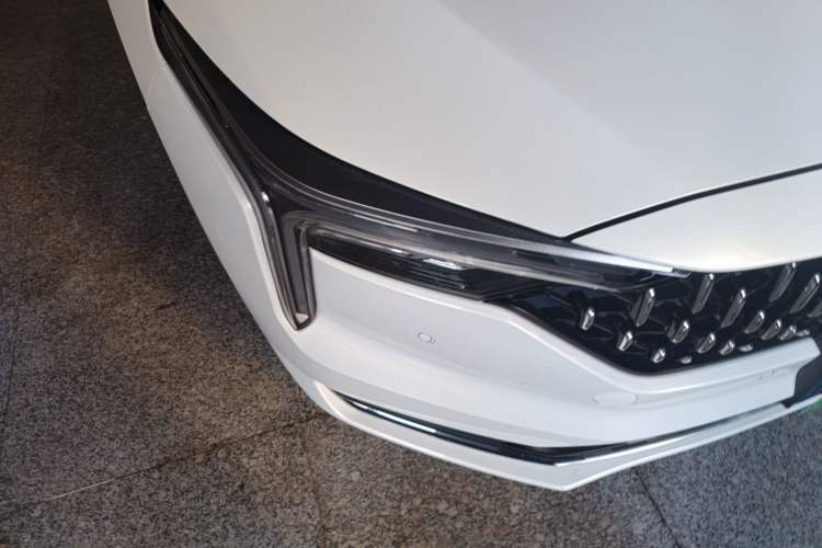 Used Bestune B70 2022 Third Generation 1.5T Automatic Premium Edition Right Front Headlight
