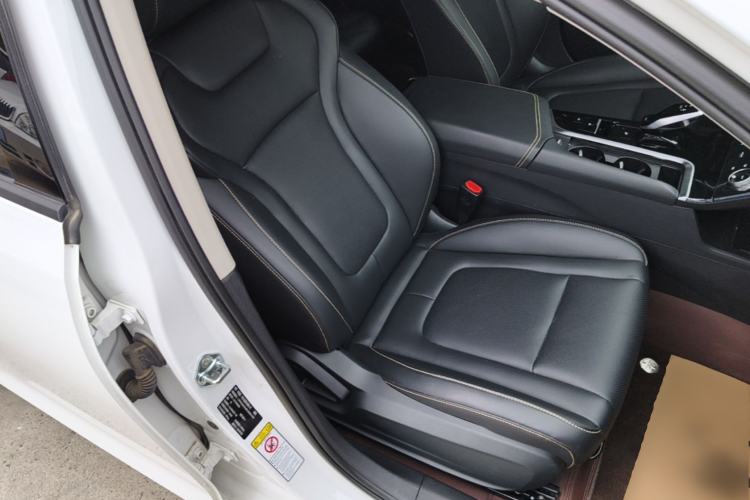 Used Bestune B70 2022 Third Generation 1.5T Automatic Enjoyment Version Right Front Seat