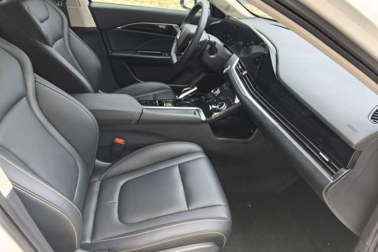 Used Bestune B70 2022 Third Generation 1.5T Automatic Enjoyment Version Right Front Seat