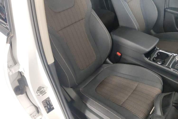 Used Bestune B70 2022 Third Generation 1.5T Automatic Enjoyment Version Right Front Seat