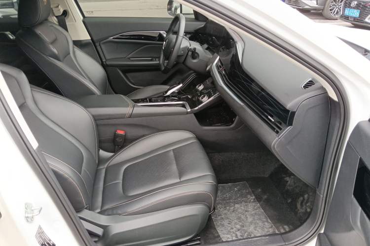 Used Bestune B70 2022 Third Generation 1.5T Automatic Enjoyment Version Right Front Seat