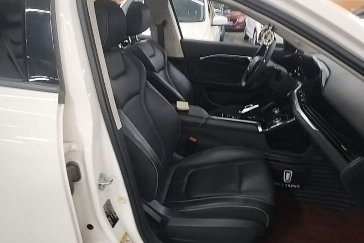 Used Bestune B70 2022 Third Generation 1.5T Automatic Enjoyment Version Right Front Seat