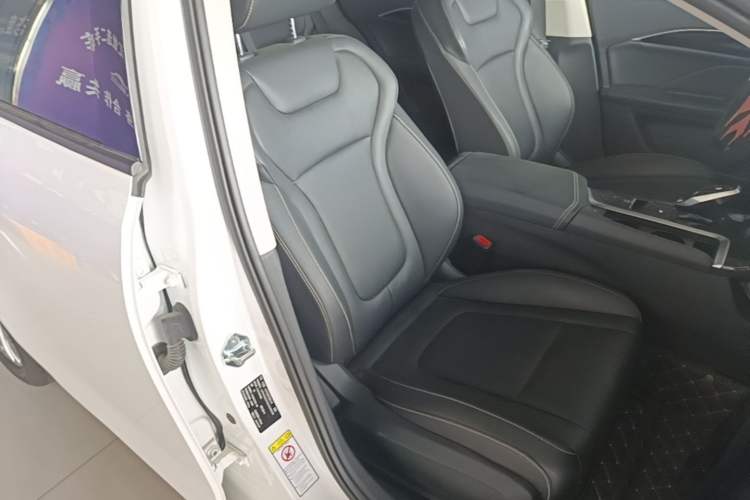 Used Bestune B70 2022 Third Generation 1.5T Automatic Enjoyment Version Right Front Seat