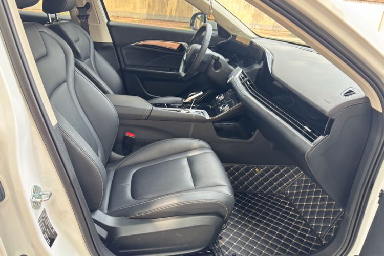 Used Bestune B70 2022 Third Generation 1.5T Automatic Enjoyment Version Right Front Seat