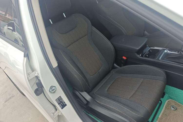 Used Bestune B70 2022 Third Generation 1.5T Automatic Enjoyment Version Right Front Seat
