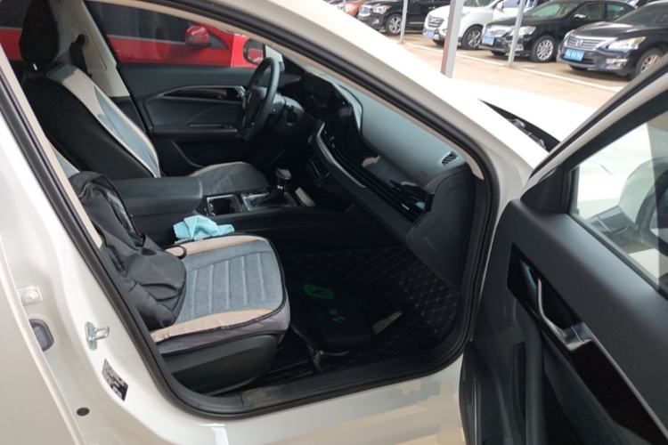Used Bestune B70 2022 Third Generation 1.5T Automatic Enjoyment Version Right Front Seat
