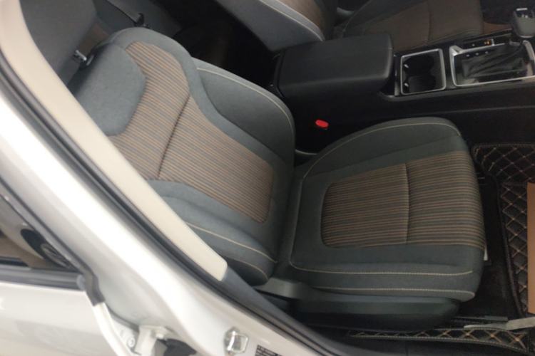 Used Bestune B70 2022 Third Generation 1.5T Automatic Enjoyment Version Right Front Seat