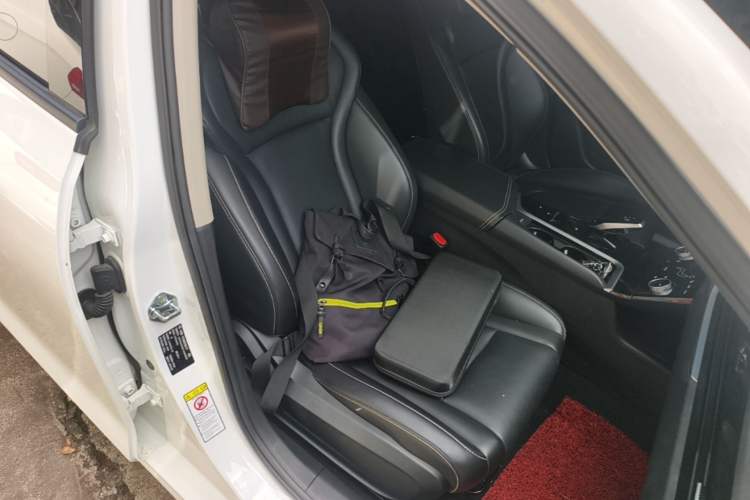 Used Bestune B70 2022 Third Generation 1.5T Automatic Enjoyment Version Right Front Seat