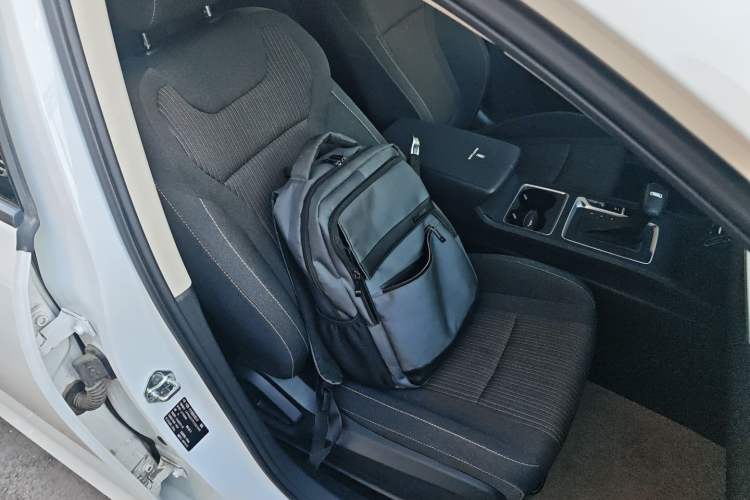 Used Bestune B70 2022 Third Generation 1.5T Automatic Enjoyment Version Right Front Seat