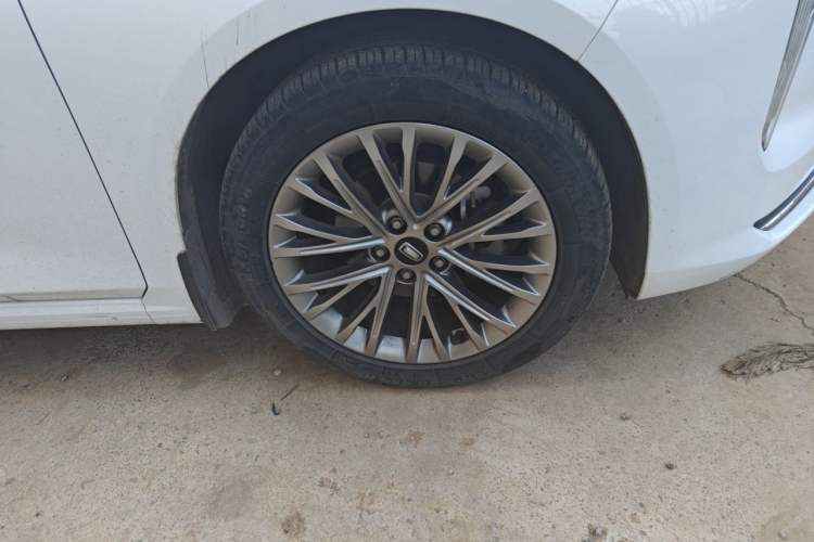 Used Bestune B70 2022 Third Generation 1.5T Automatic Enjoyment Version Right Front Wheel Hub